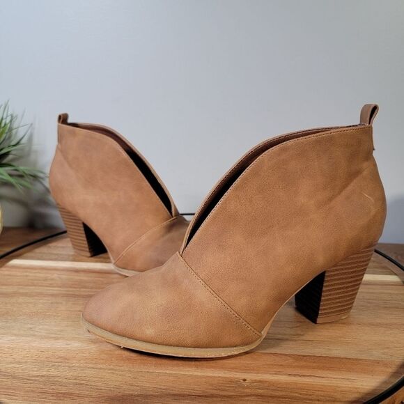 Weboo Slip on Ankle Boots Size 9 Contemporary Booties Vegan Leather - Picture 2 of 16